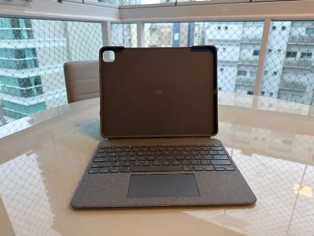 Teclado Logitech Combo touch iPad Pro 12.9