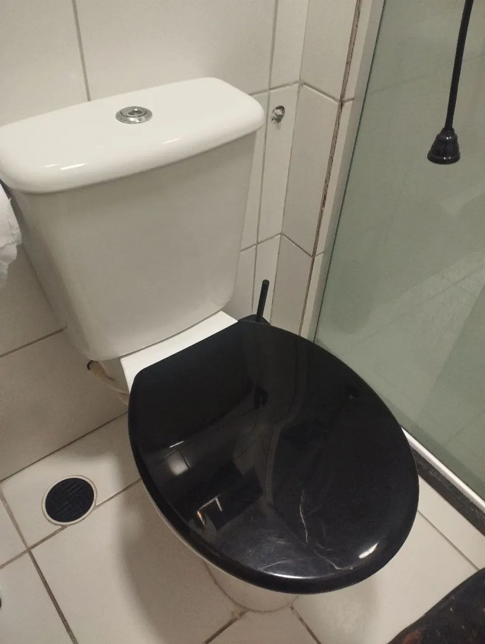 Vaso sanitário com descarga acoplada da deca - Foto 2