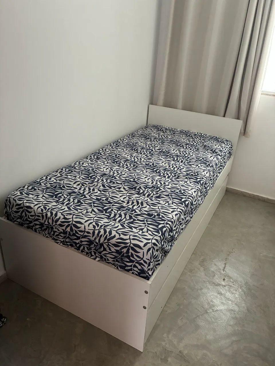 Cama de solteiro com auxiliar e com colchão 