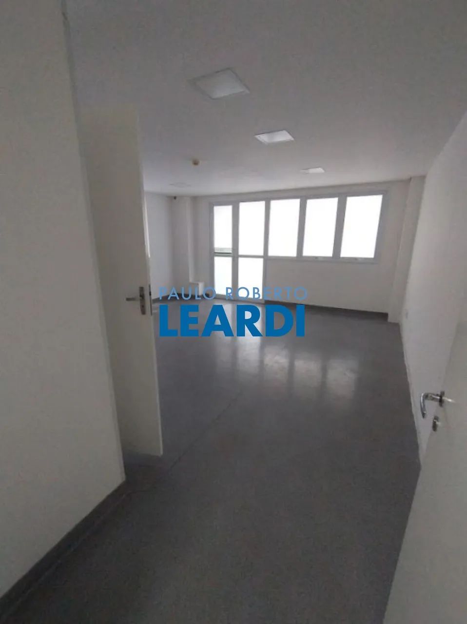 CONJ. COMERCIAL - VILA POMPÉIA - SP