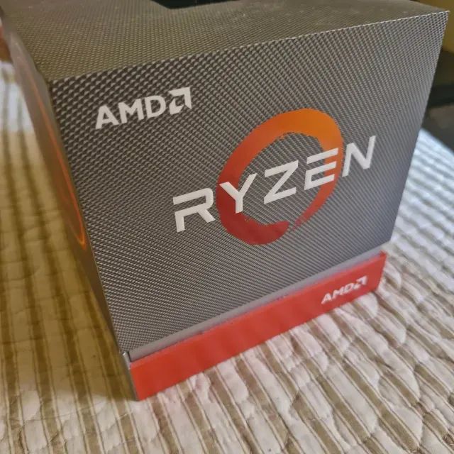 AMD Ryzen 9 3900X