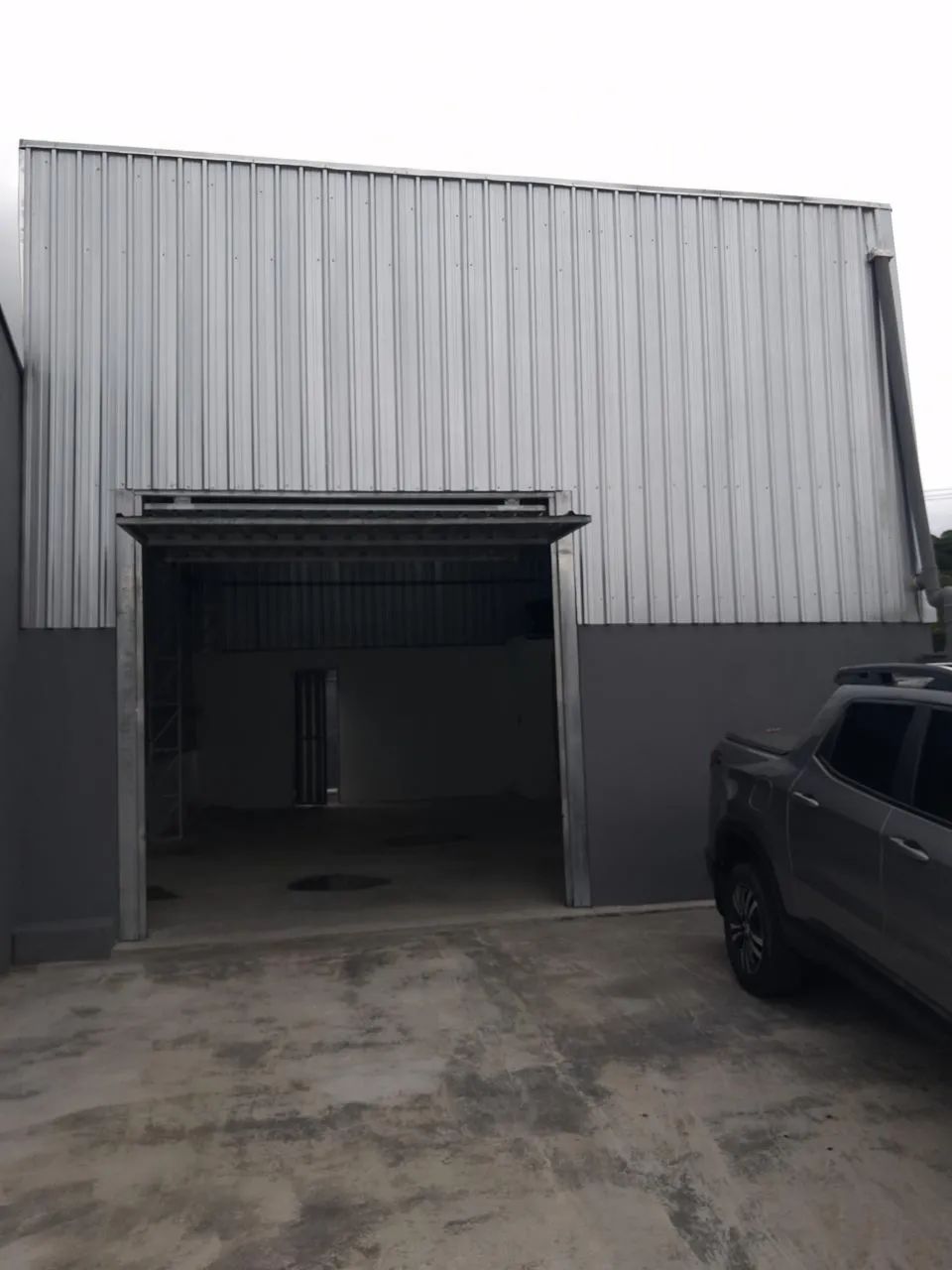 INDISPONÍVEL Alugo GALPÃO 70m2 com pé direito 6 metros 