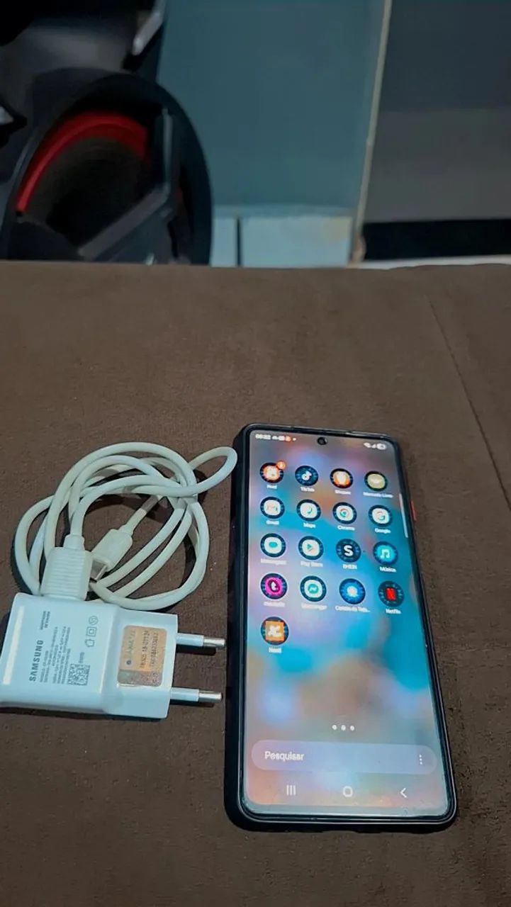 Vendo celular M 53 sansung 