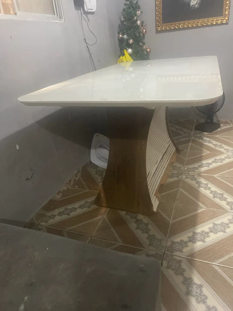 Mesa com base sem cadeiras  - Foto 2