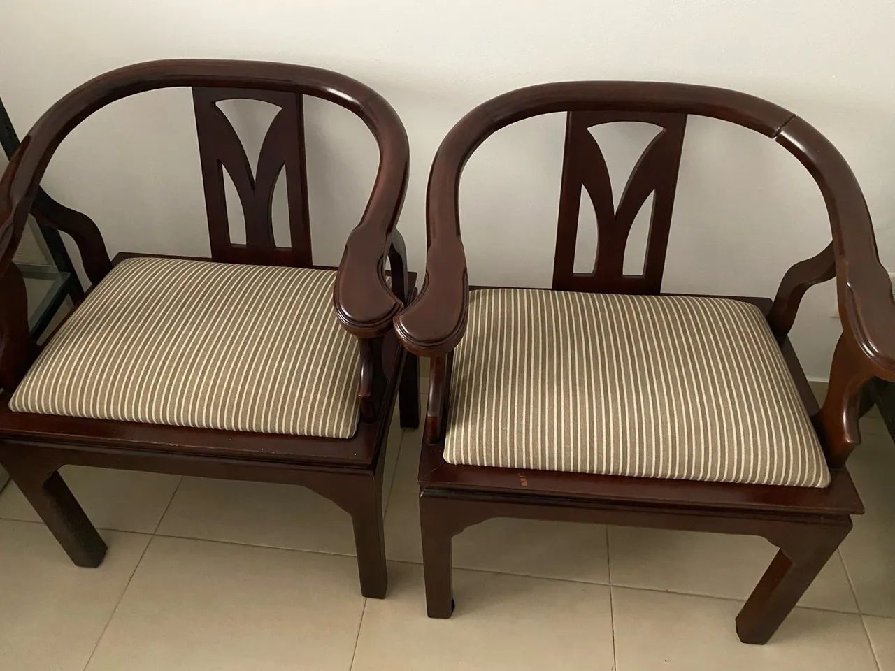 Par de cadeiras estilo colonial  - Foto 3
