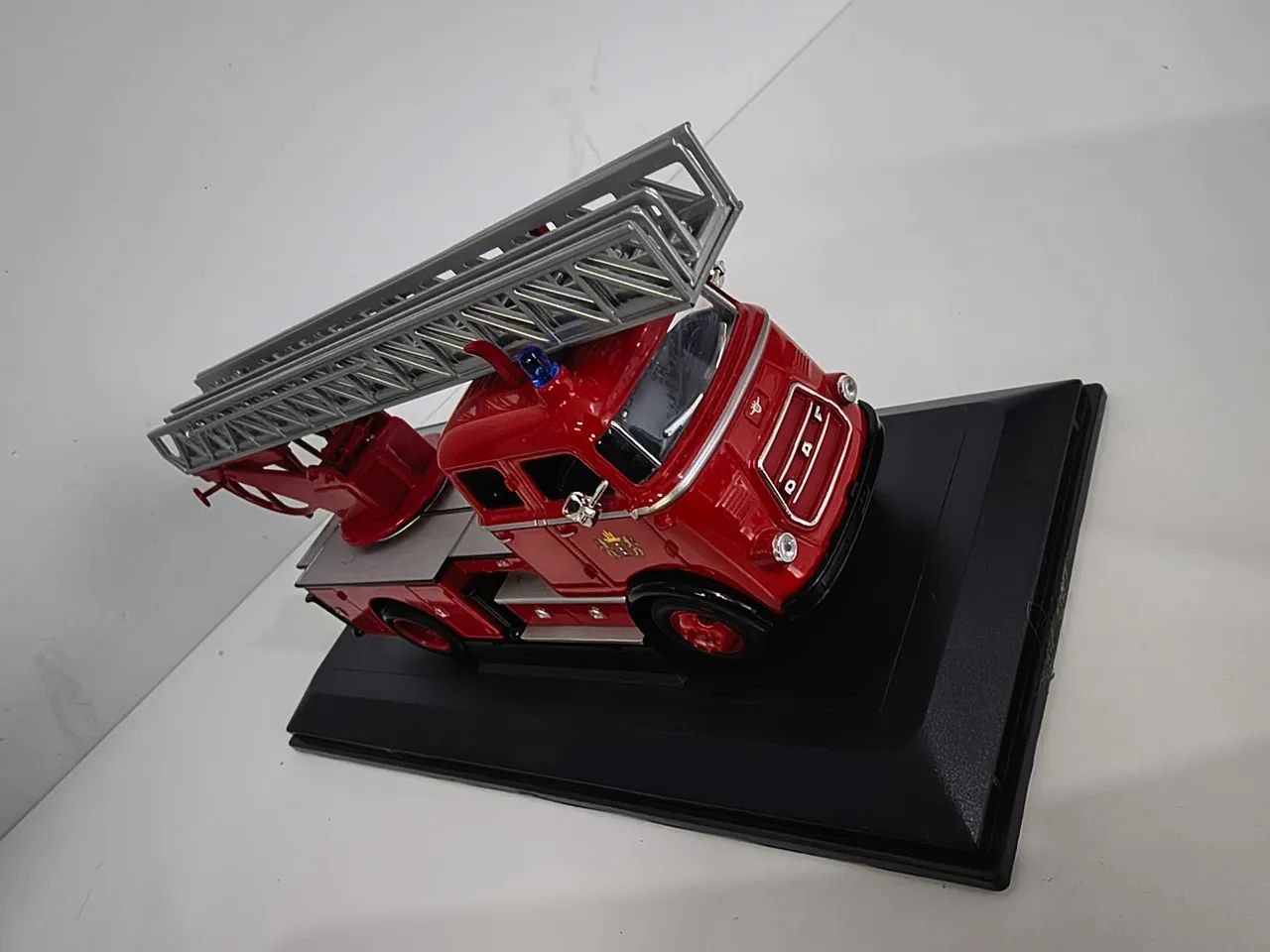 Miniatura Caminhão DAF Bombeiro A1600 - Foto 2