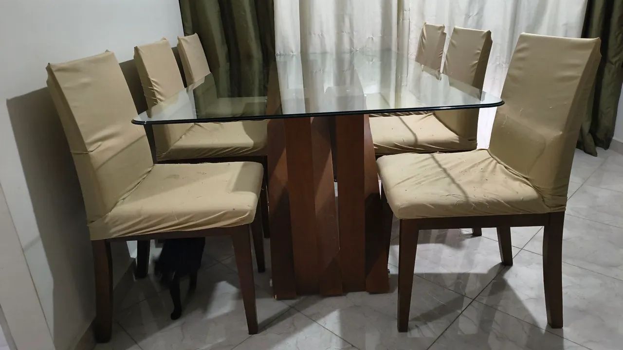 Mesa com seis cadeiras e tampo de vidro temperado  - Foto 3
