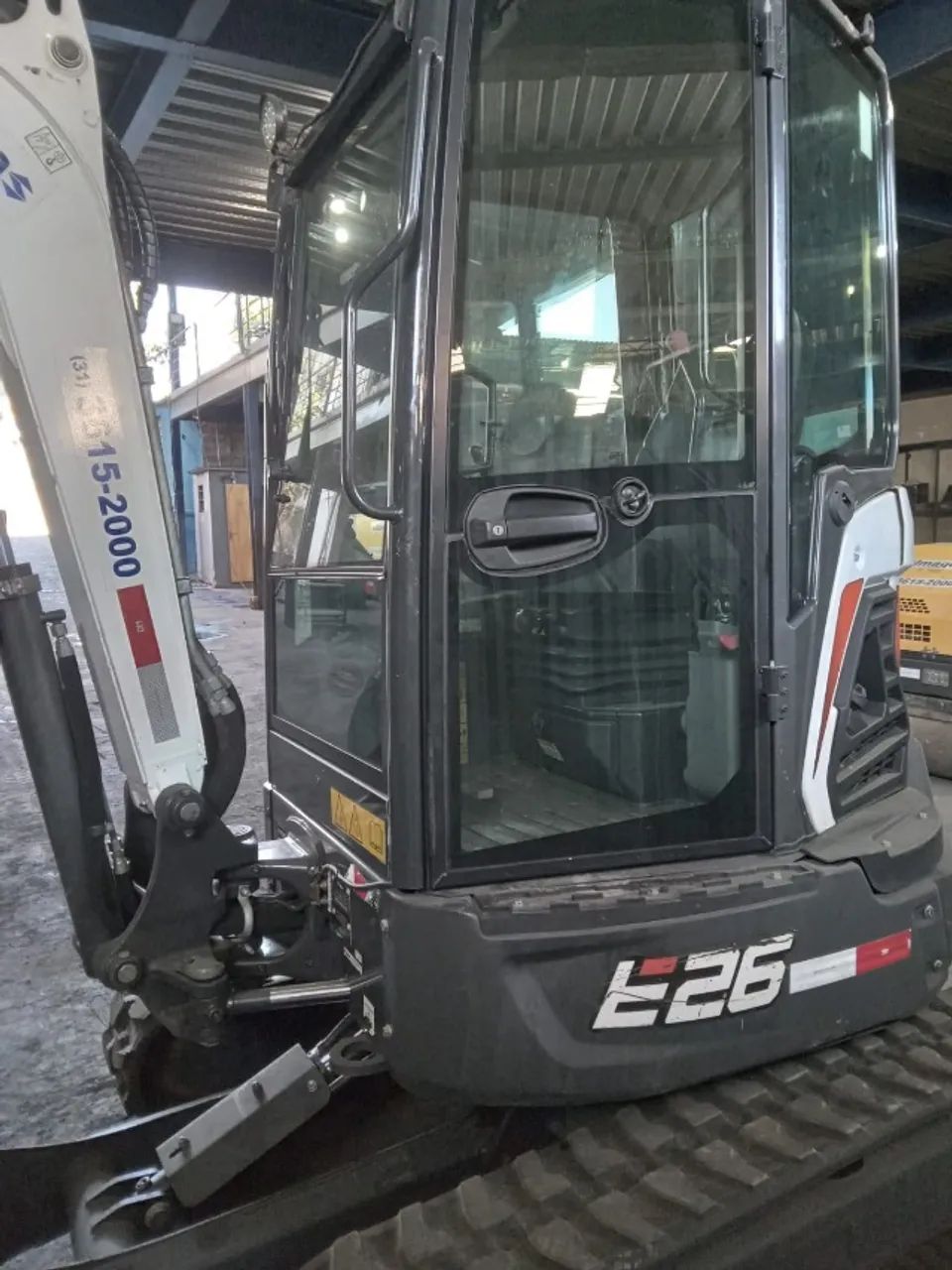 Mini Escavadeira Bobcat Mod. E26 Ano 2022 835.4h C/ Ar Cond - Foto 4