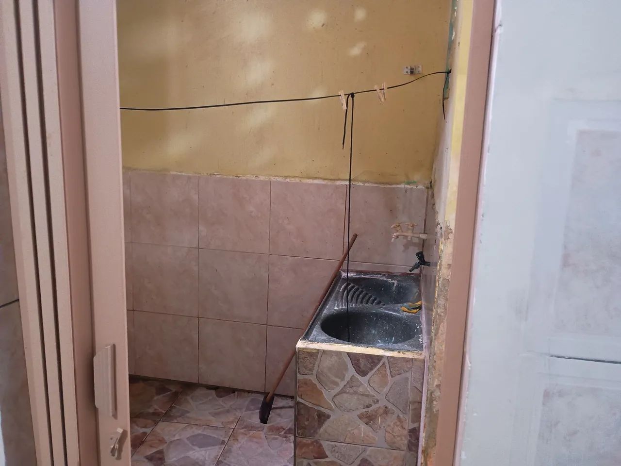 ALUGA-SE KITNET 650,00 - Foto 5