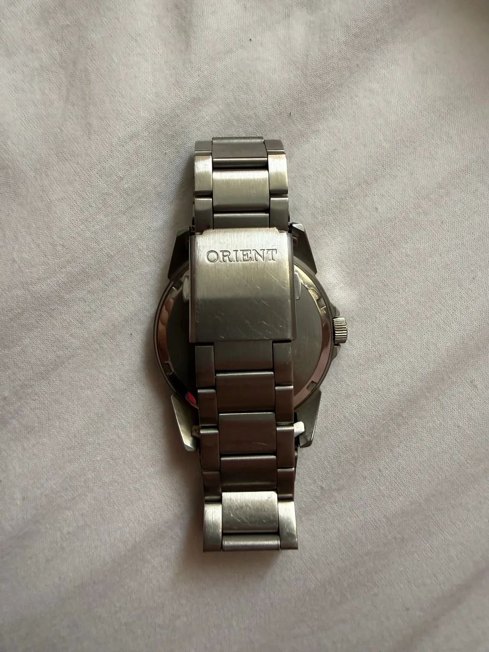 Relógio Orient a pilha com pulseira de metal.  - Foto 2