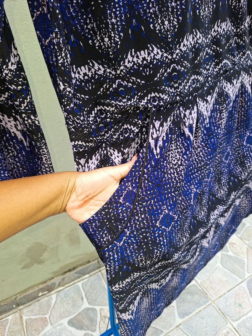 Vestido Plus Size Azul Estampado com Bolso - Foto 3