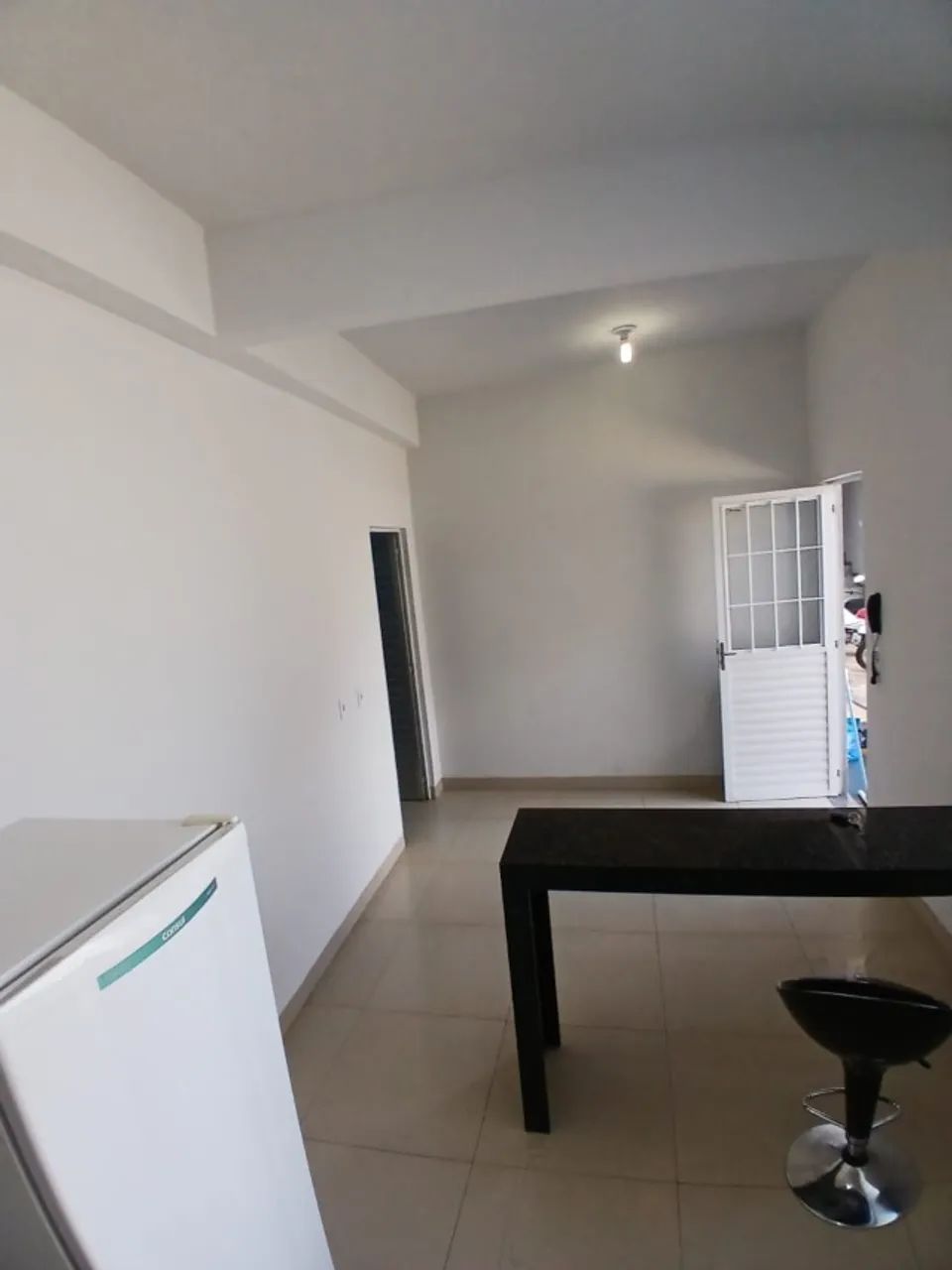 APARTAMENTO SEMI MOBILIADO PARA LOCAÇÃO - Foto 3