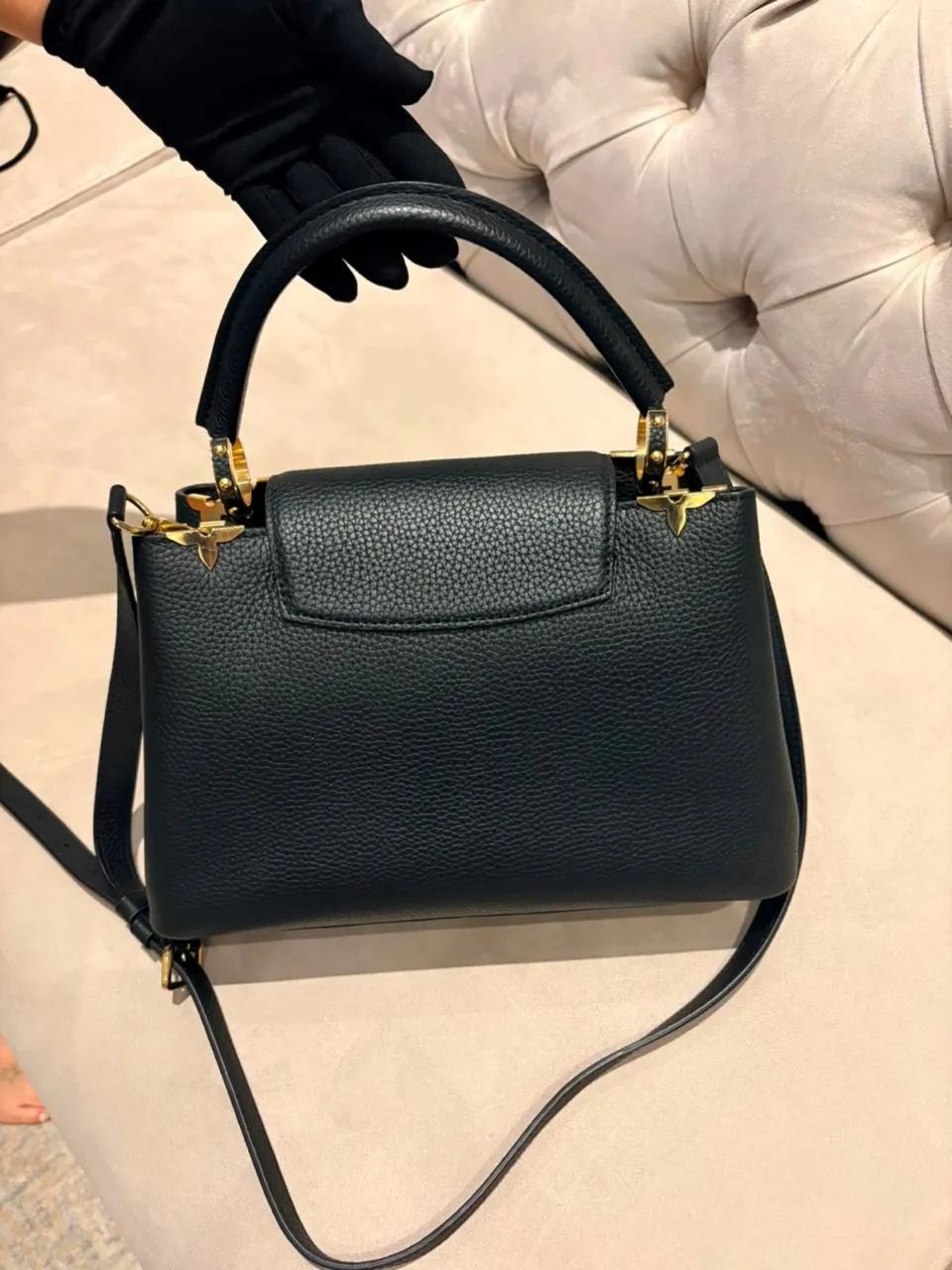Bolsa Louis Vuitton - A Capucines mm - Foto 2