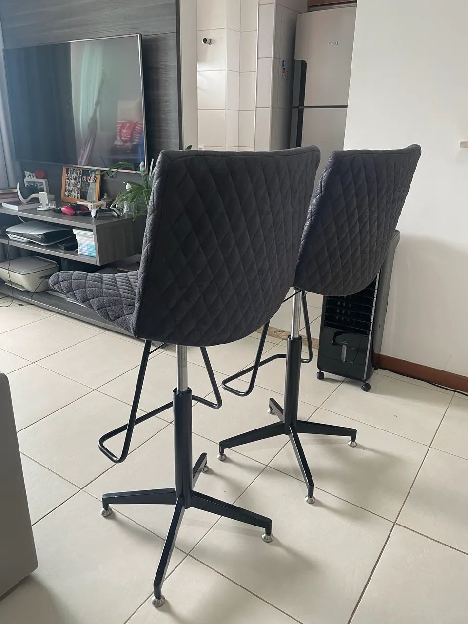 JOGO 2 BANQUETAS ESTOFADAS COM REGULAGEM  - Foto 3