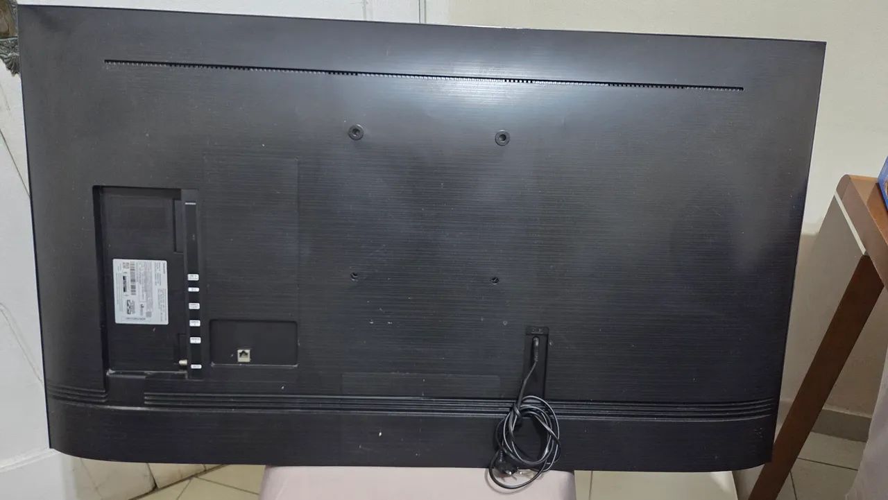 TV COM DEFEITO - PEÇAS. 