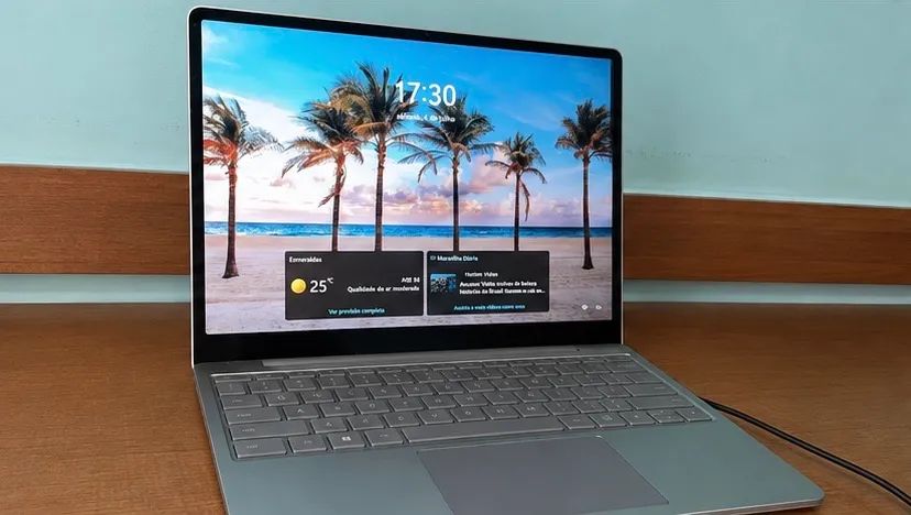Microsoft Surface Laptop Go