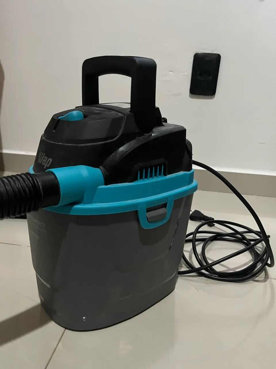 Aspirador de Pó e Água WAP GTW Compact 1400W - Potente e Compacto