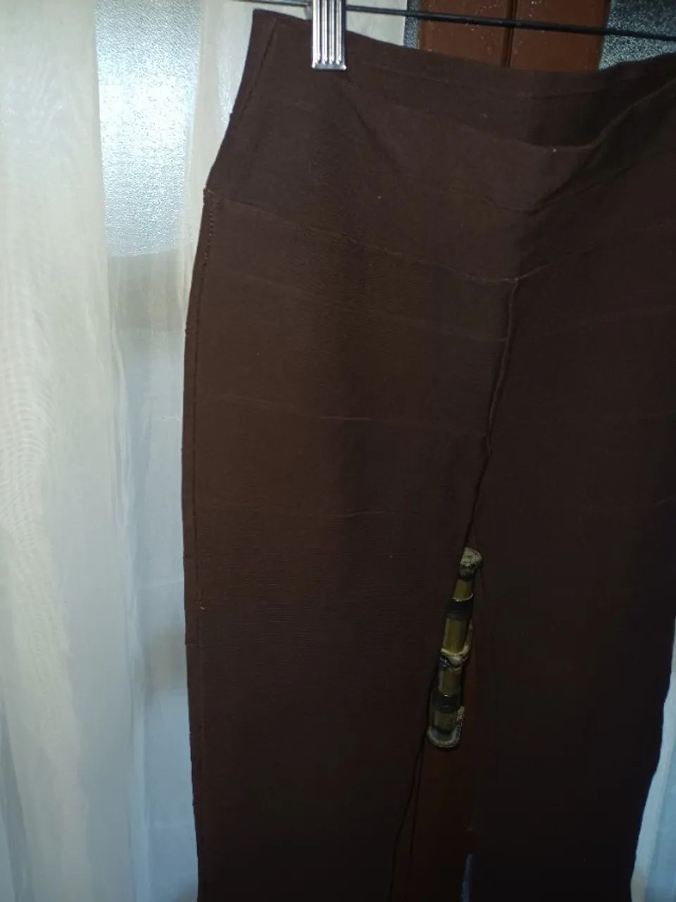 Calça marrom boca de sino - Foto 2