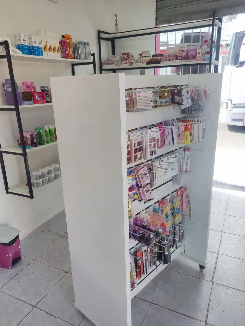 Loja de maquiagem para vender, ótima oportunidade, bem localizada. - Foto 3