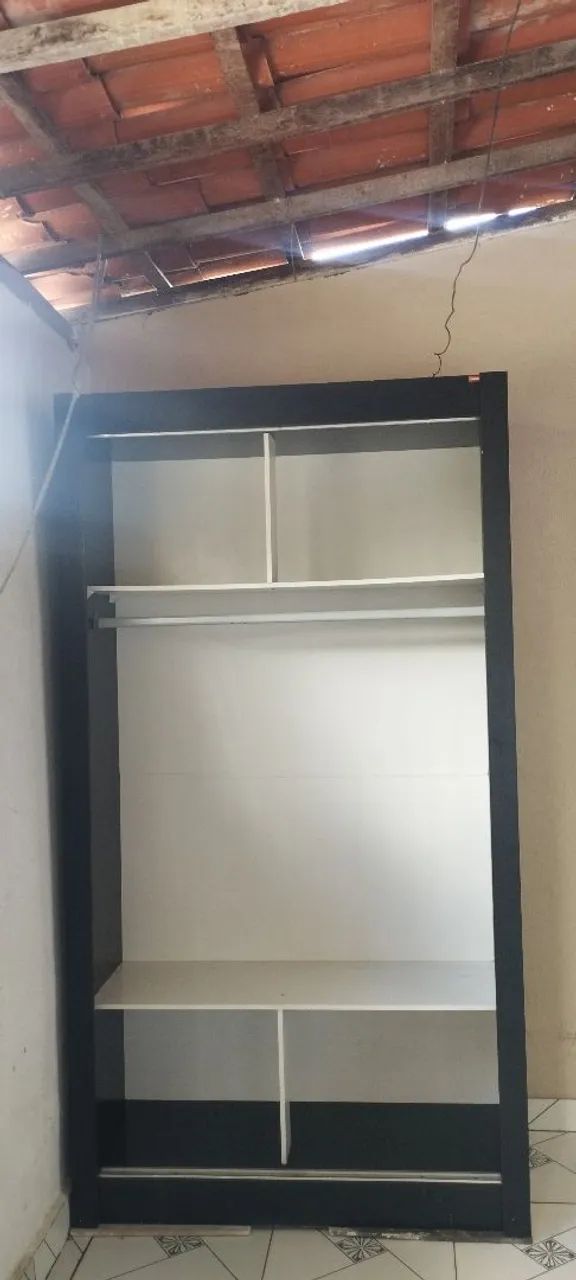 Guarda solteirão, com porta de correr 
