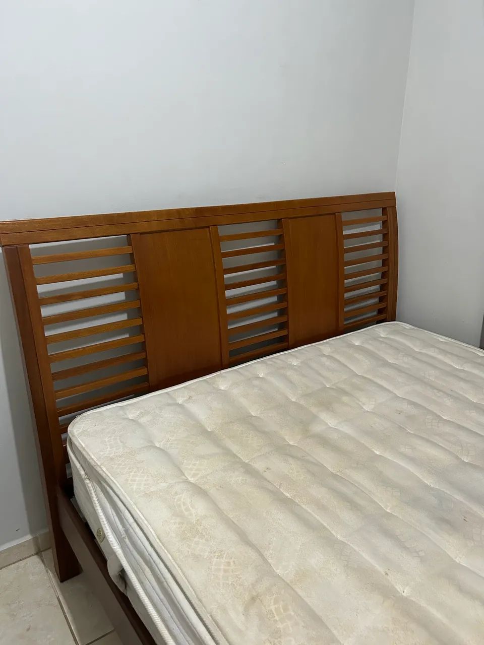 Cama de Casal Queen Size com Colchão  - Foto 2
