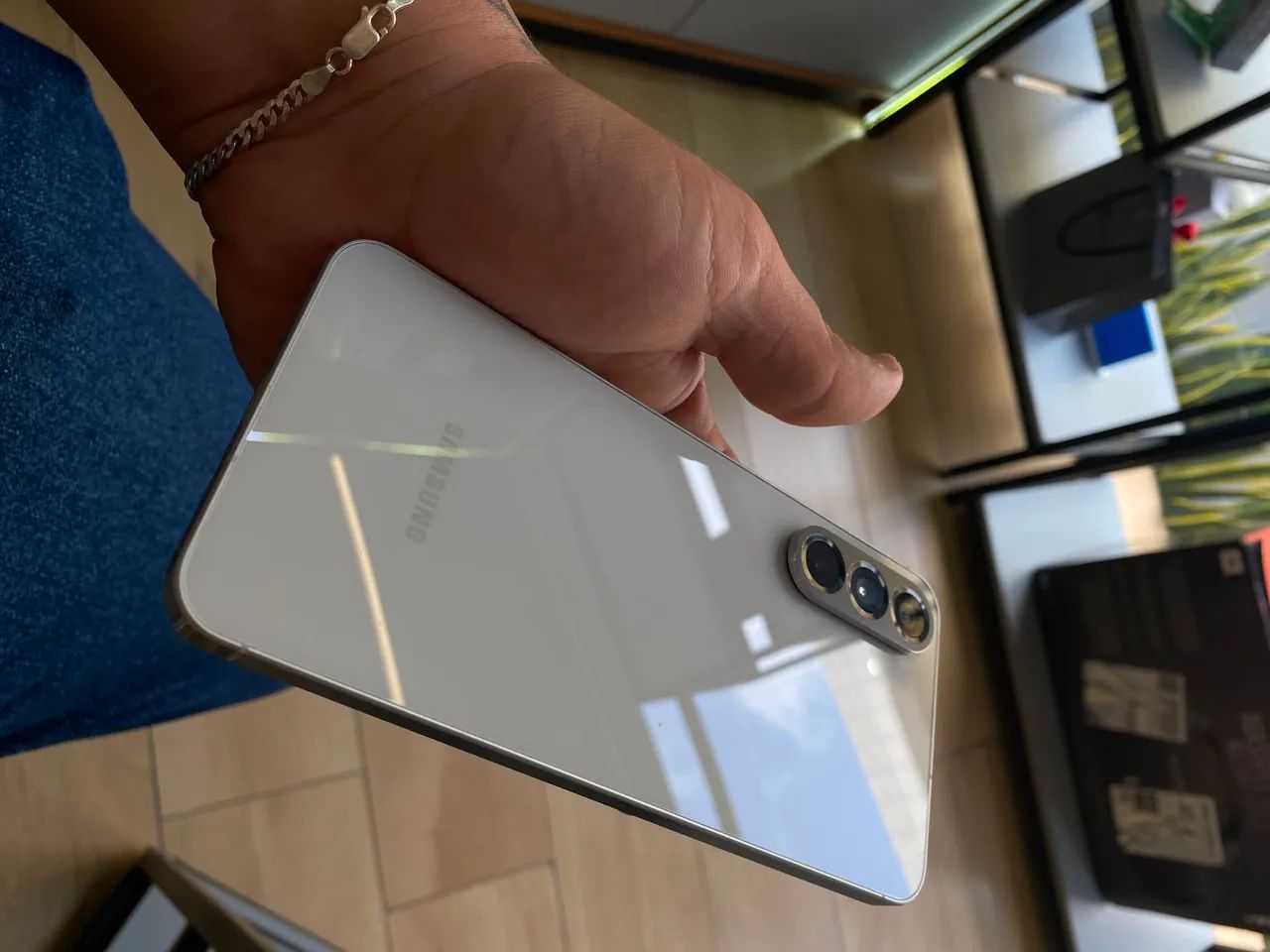 Galaxy A56 256gb, menos de um ano de uso, com caixa e capas. - Foto 2