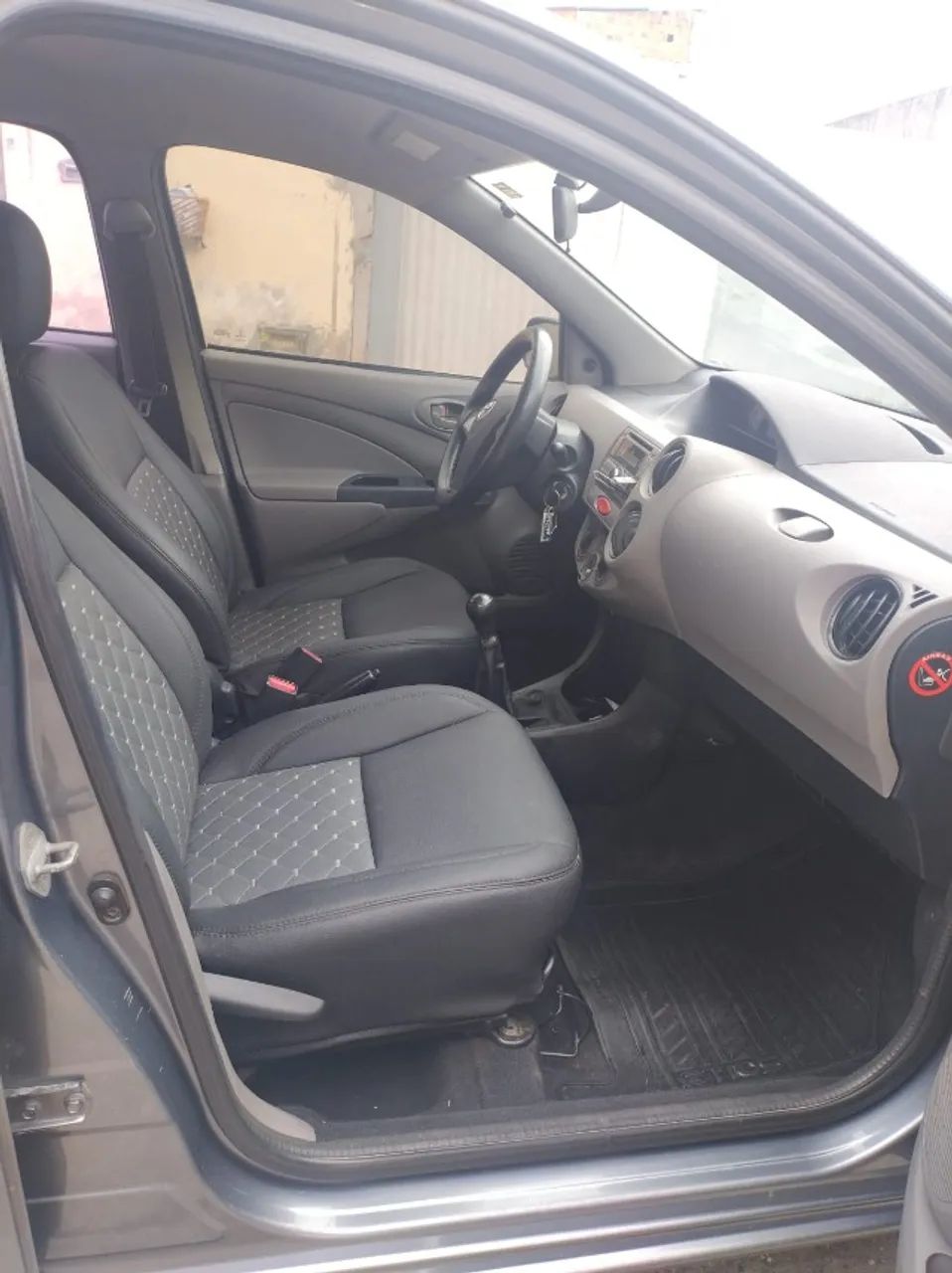 Toyota Etios 1.3 16V FLEX 2013