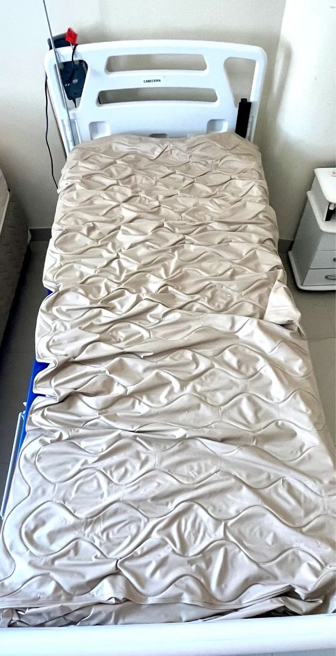 CAMA HOSPITALAR MOTORIZADA