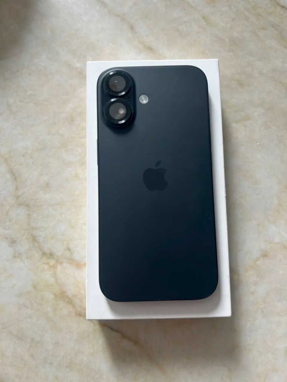 iPhone 16 - Black - 128gb - Usado e sem marcas de uso 