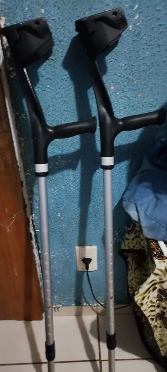 Muletas : Apenas $150