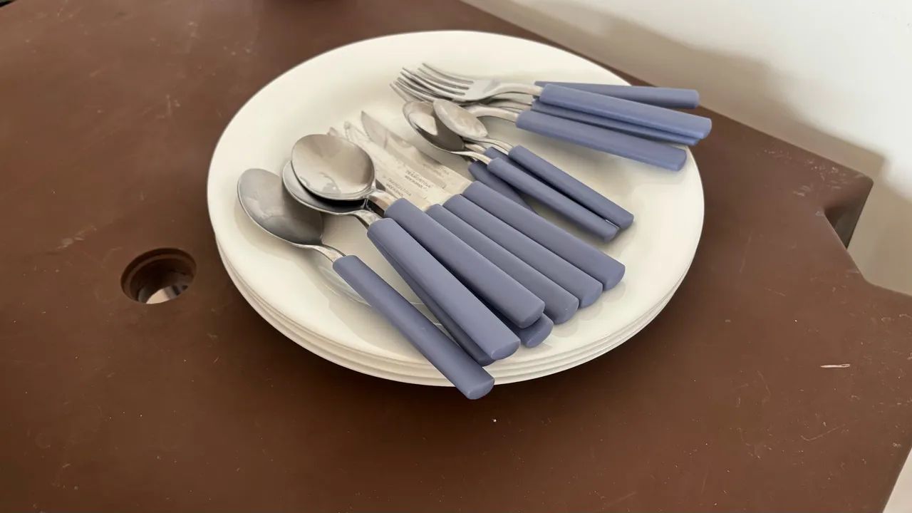 Kit 16 talher e 4 pratos 