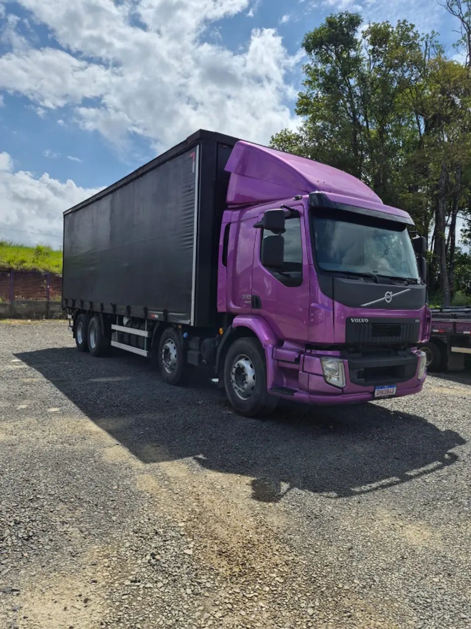 Volvo Vm 330 2015 8x2 Sider