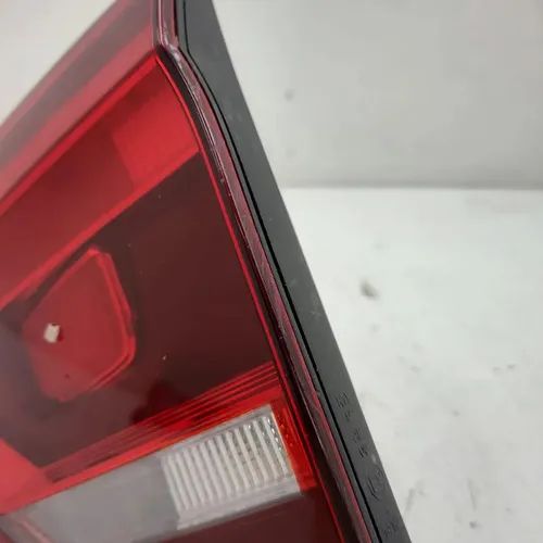 Lanterna Tampa Direita Fox 2015 2022 Bicolor 2400508 - Peças para