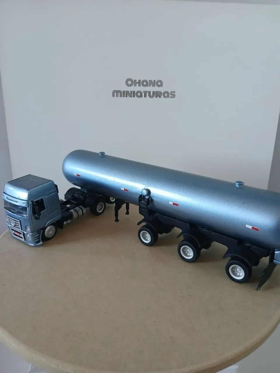 Miniatura Constellation Tanque