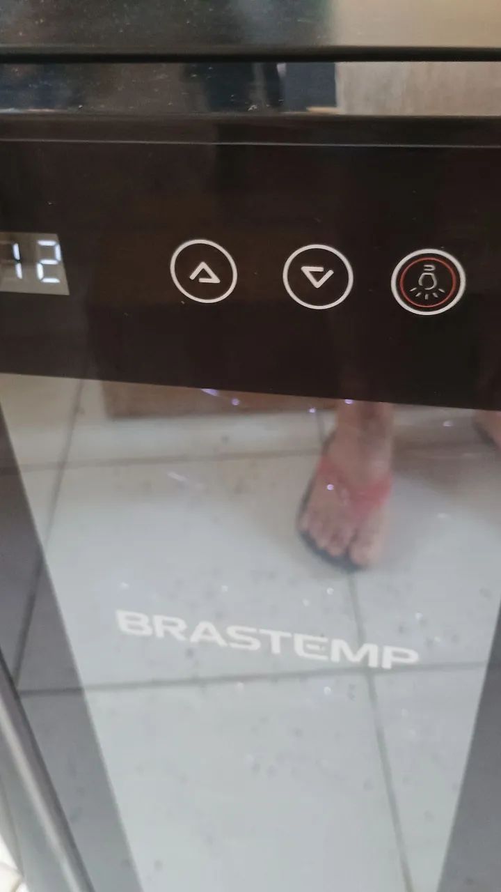 Adega climatizada Brastemp mod: bzc128 super nova 