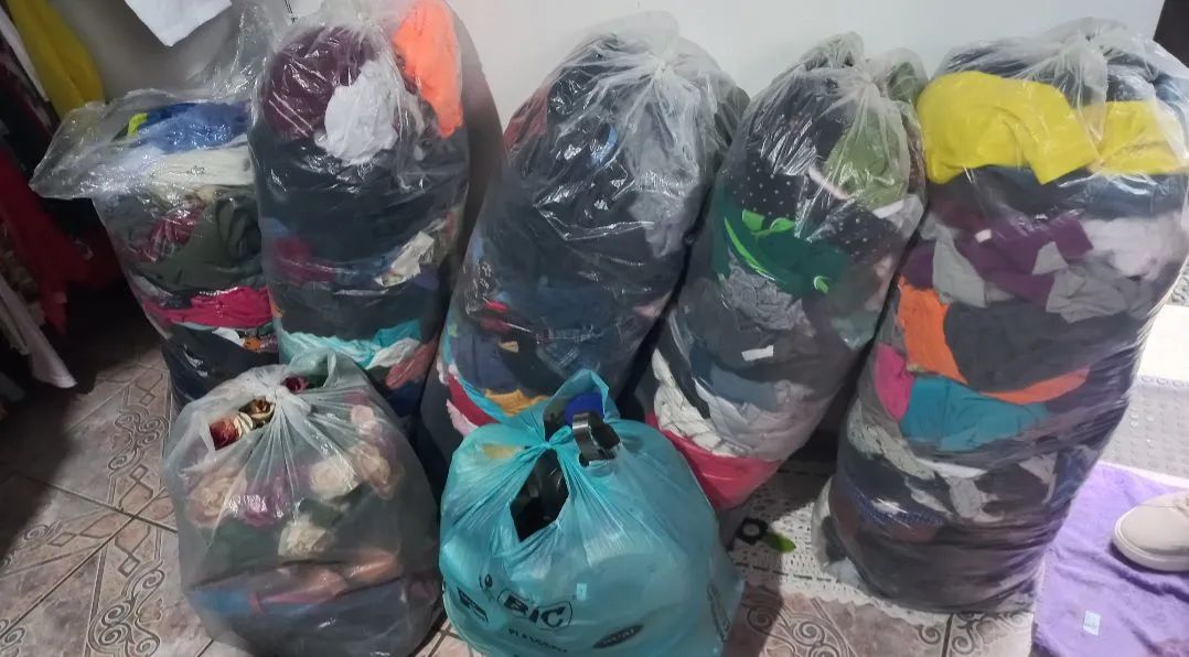 Vendo roupas pra brechó  - Foto 2
