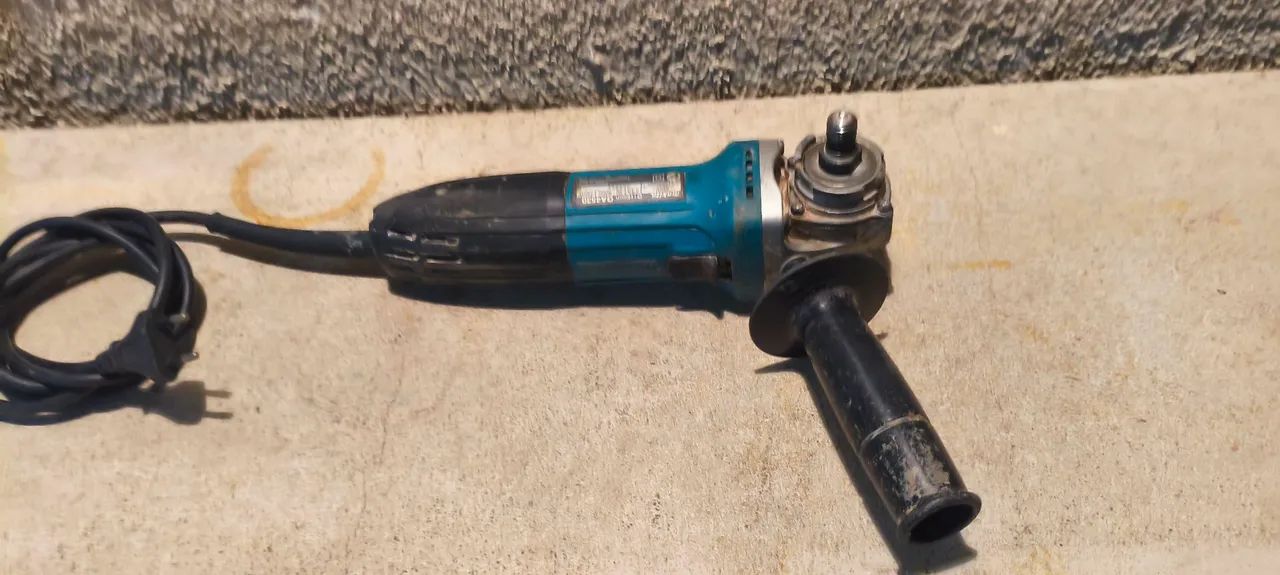 Esmerilhadeira angular Makita