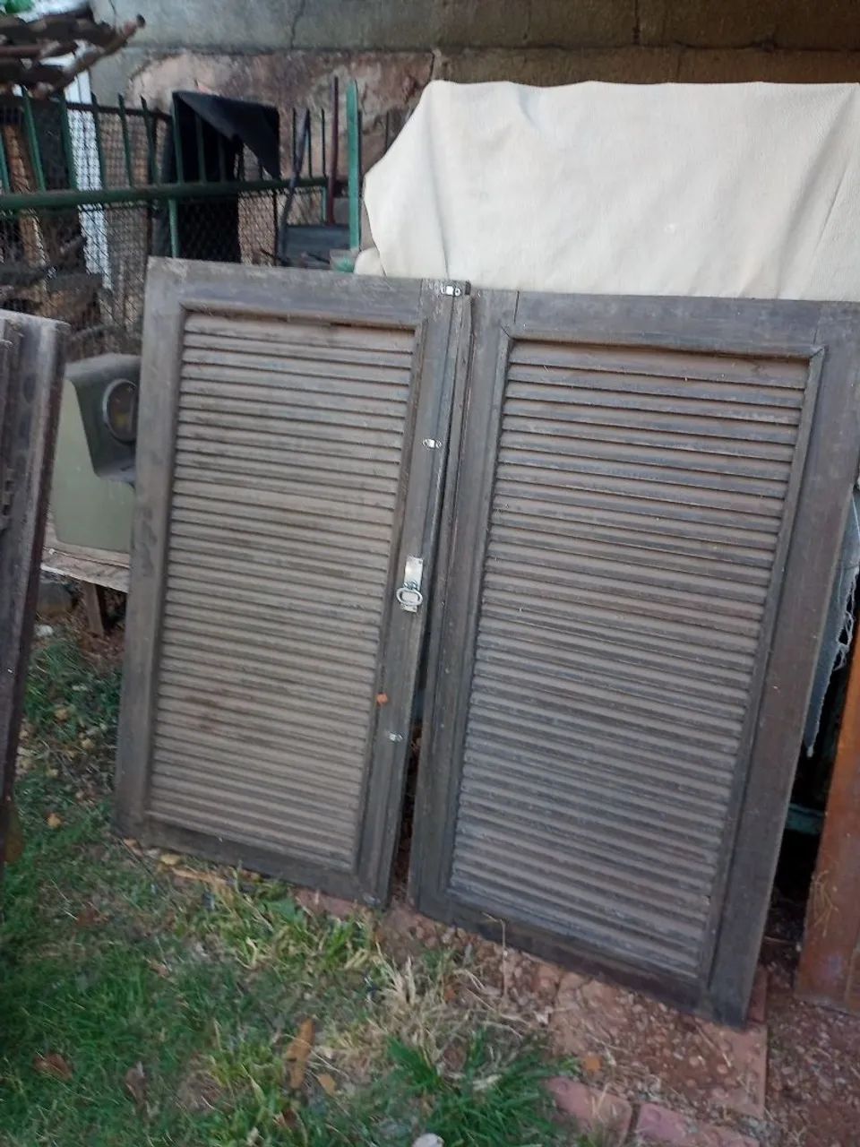 2 JANELAS TRELIÇA E VIDRO COM MARCOS  - Foto 5