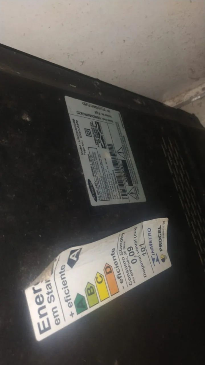 Vendo tv com. Detalhes 