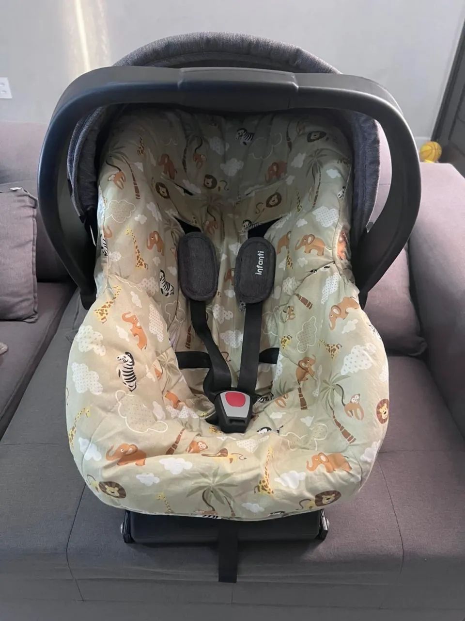 Bebê conforto Infanti com base Isofix 