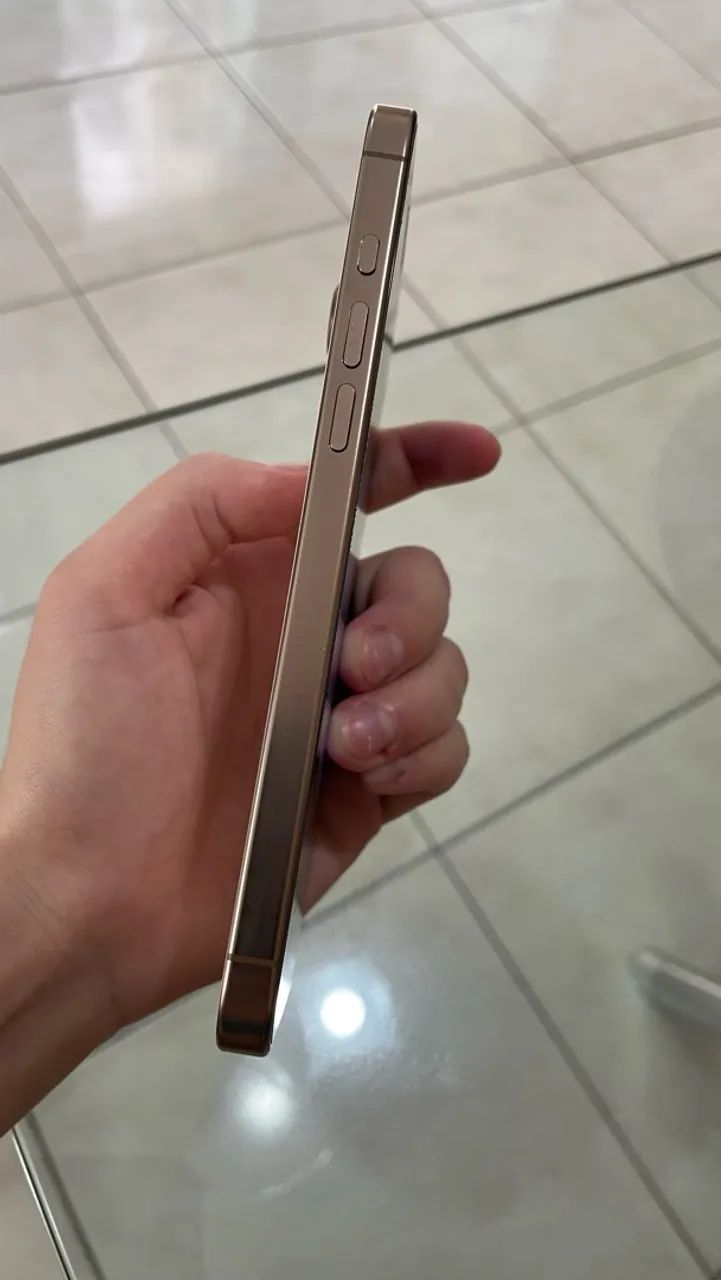 iPhone 16 Pro Max 256 - Foto 4