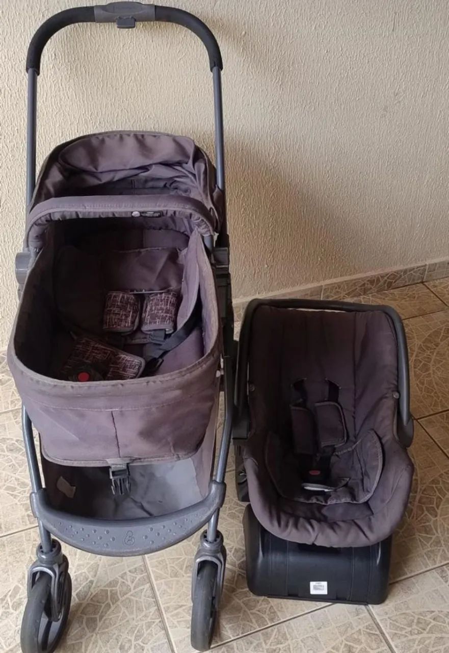 Carrinho de bebê+bebê conforto 