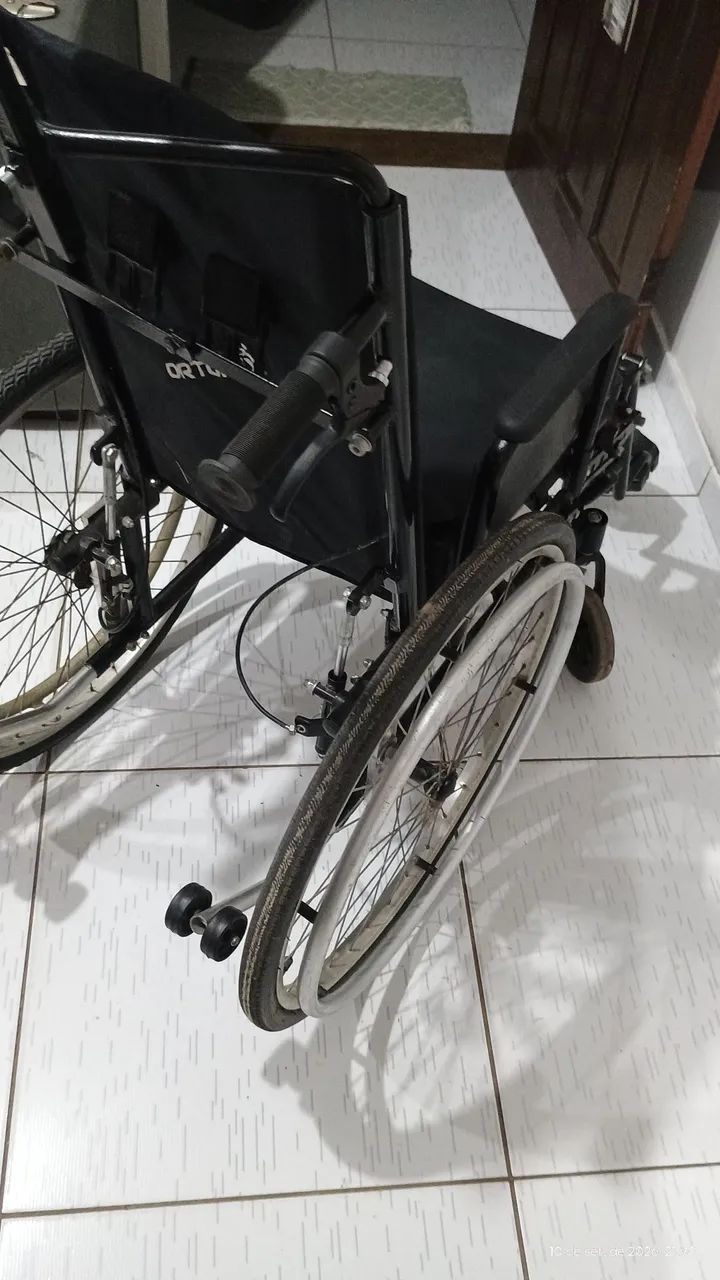 CADEIRA DE RODAS. Na promoção! - Foto 4