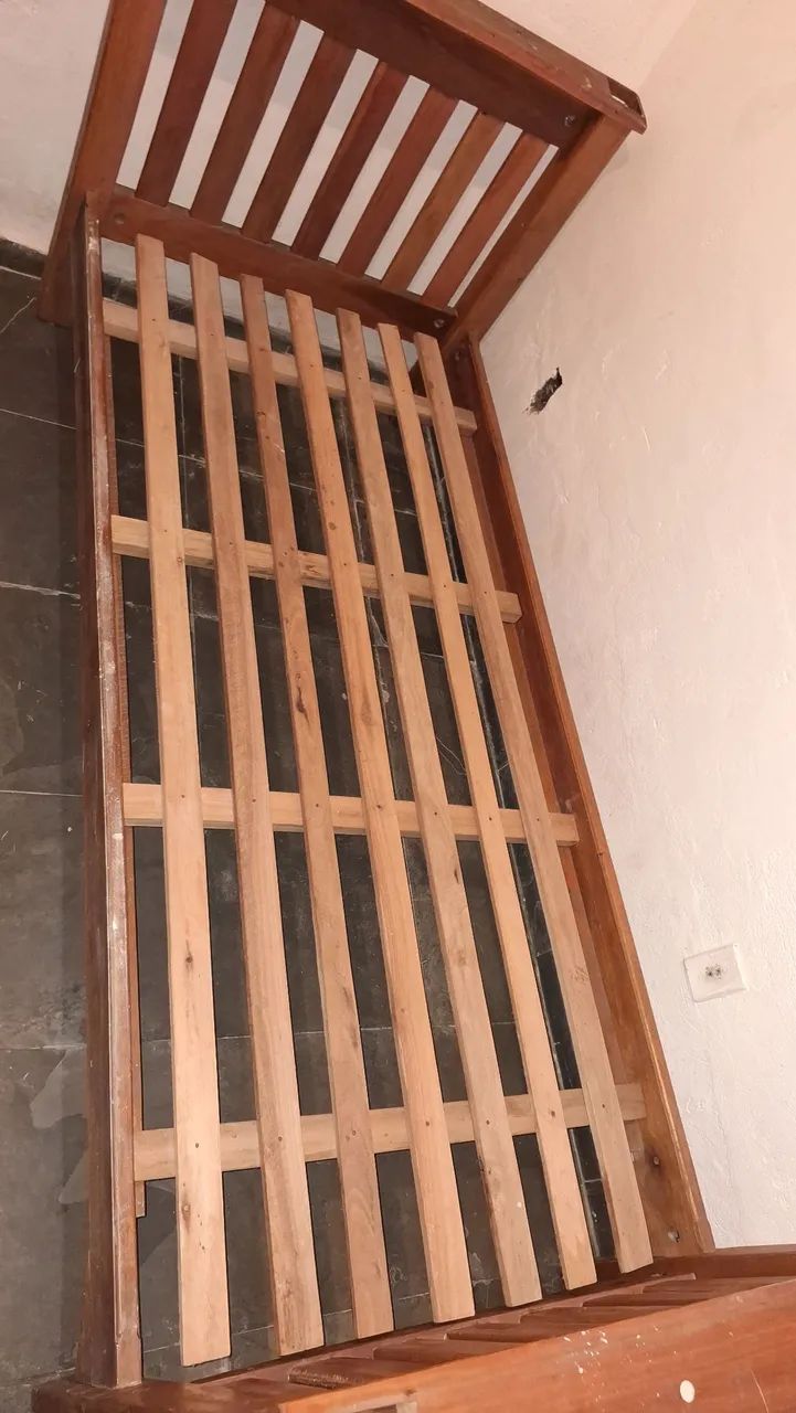 Vendo uma cama de solteiro.  - Foto 3