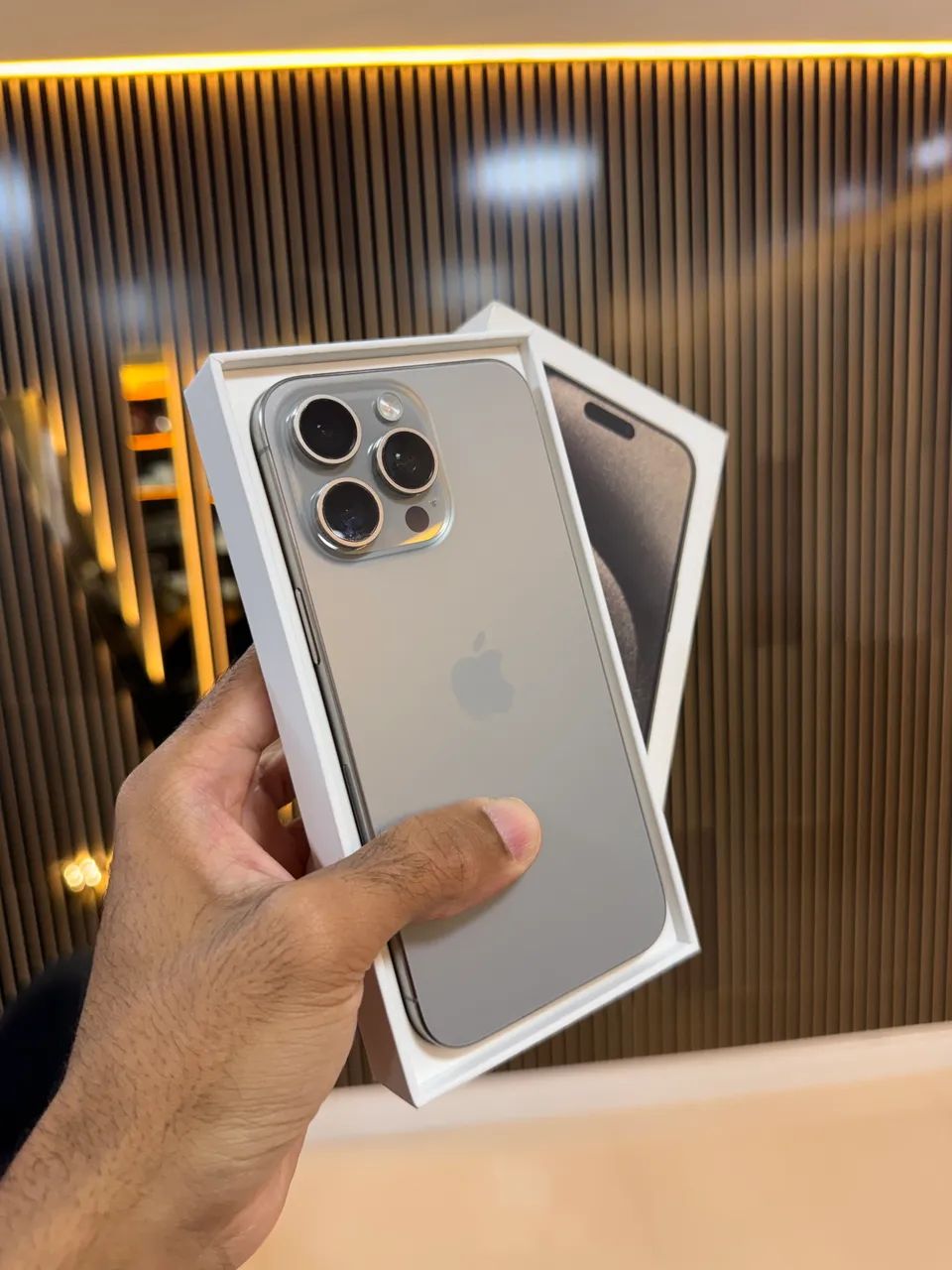 IPHONE 15 PRO MAX - 256GB - NOVÍSSIMO - Celulares e Smartphones