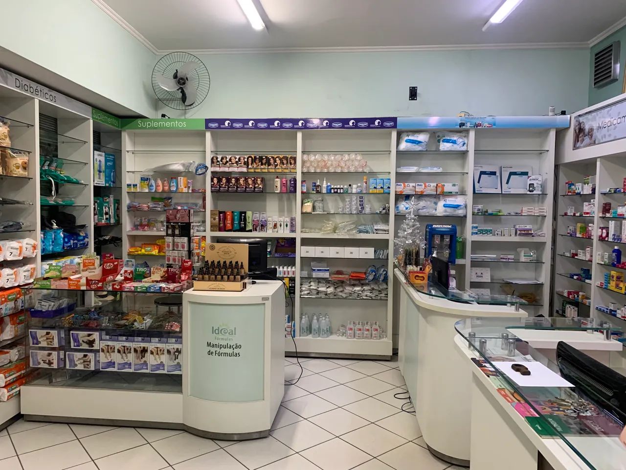 VENDE-SE FARMÁCIA DE MANIPULAÇÃO E DROGARIA  - Foto 2