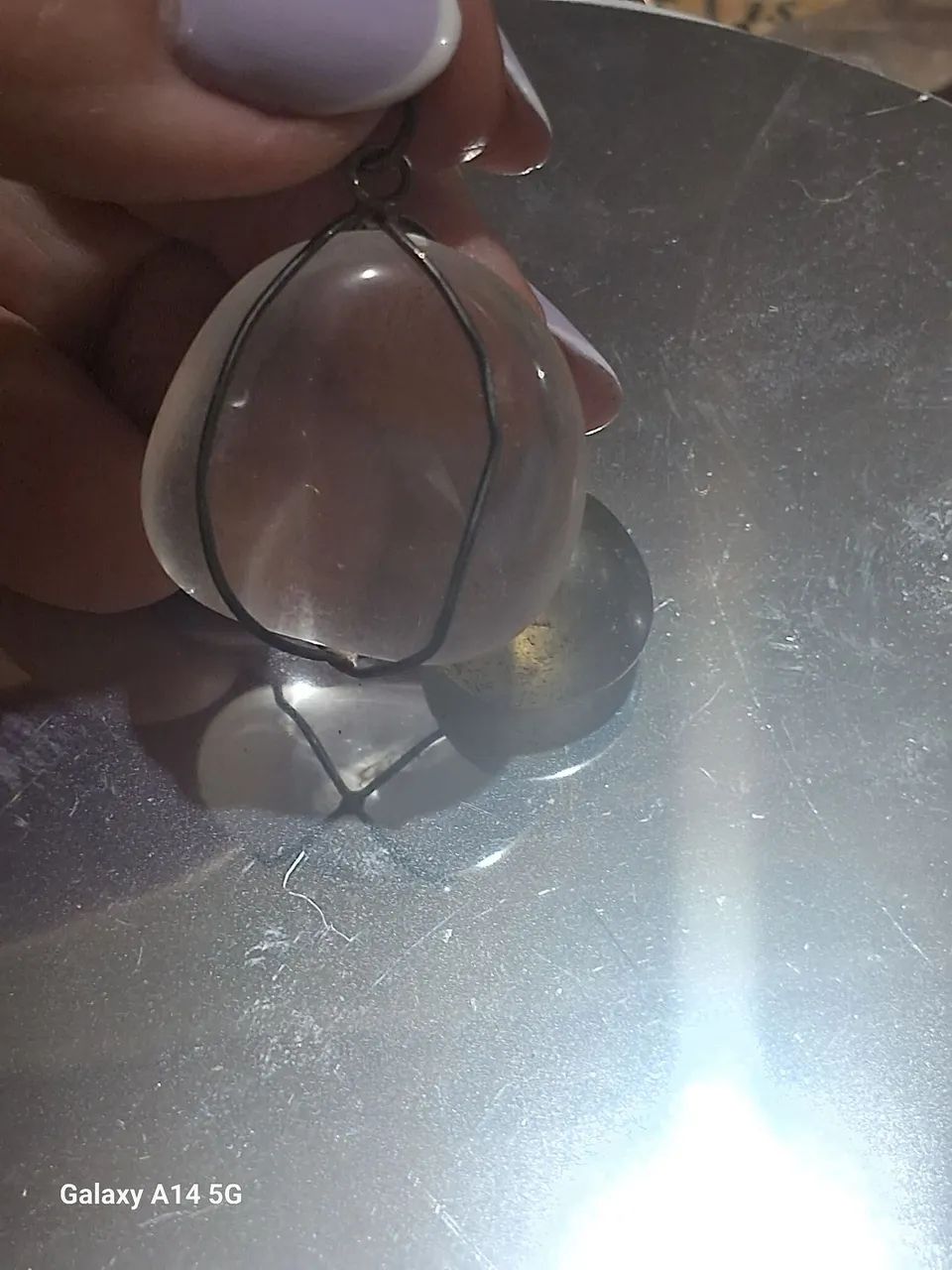 Pingente de Quartzo Branco com estrutura de prata. Feito a mão. 