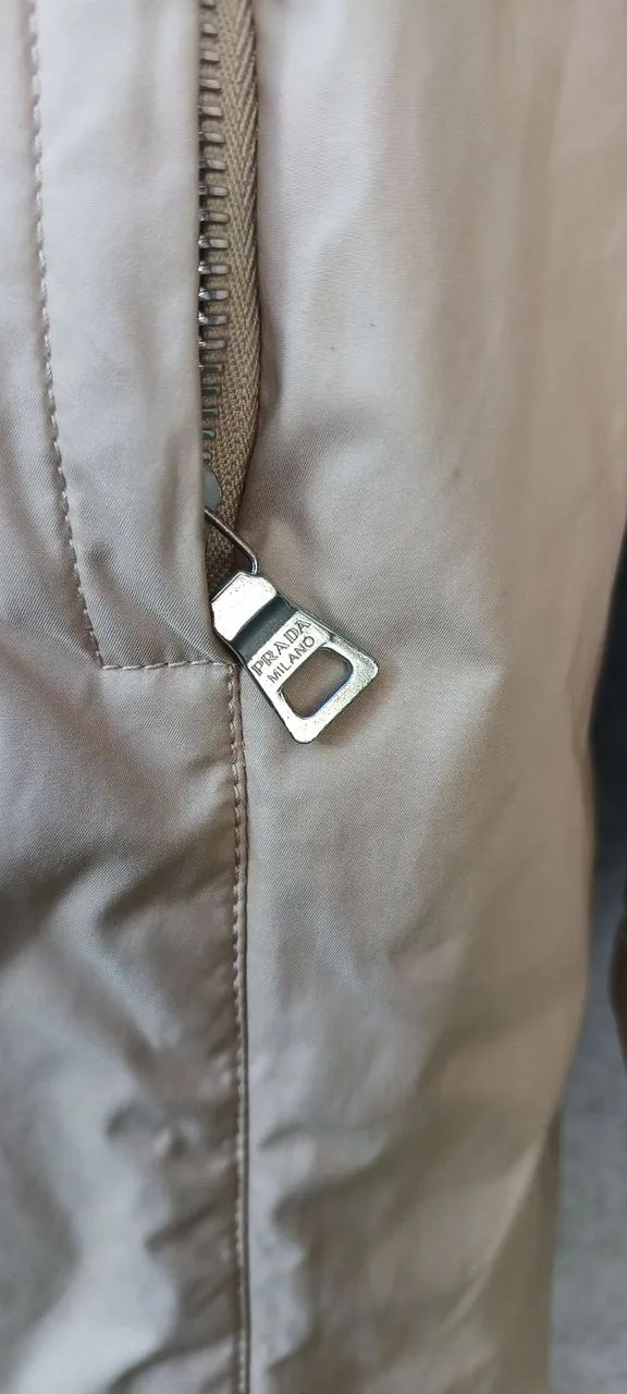 Parka Prada M com gola de pelos - Foto 2