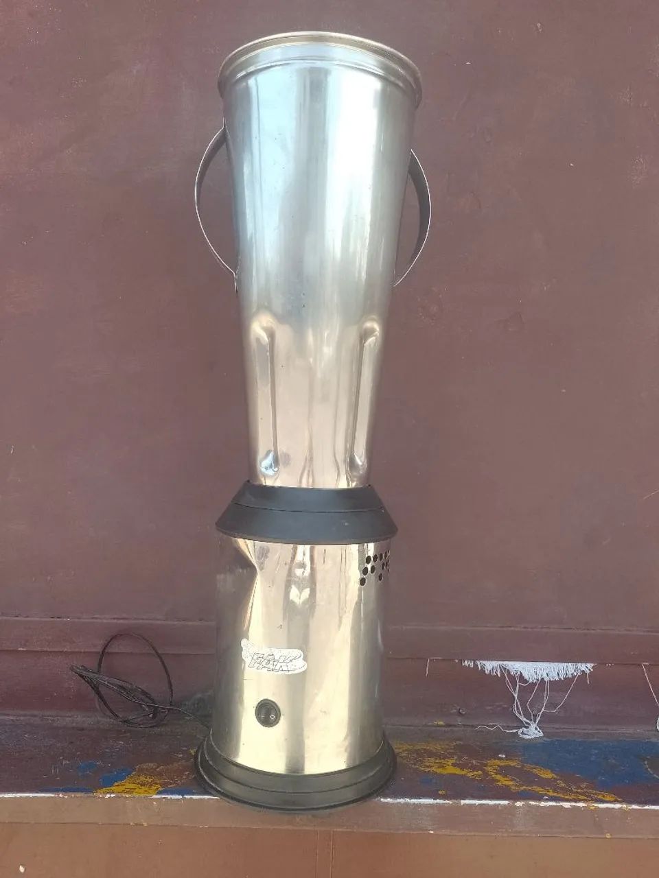 Liquidificador industrial funcionando perfeitamente 