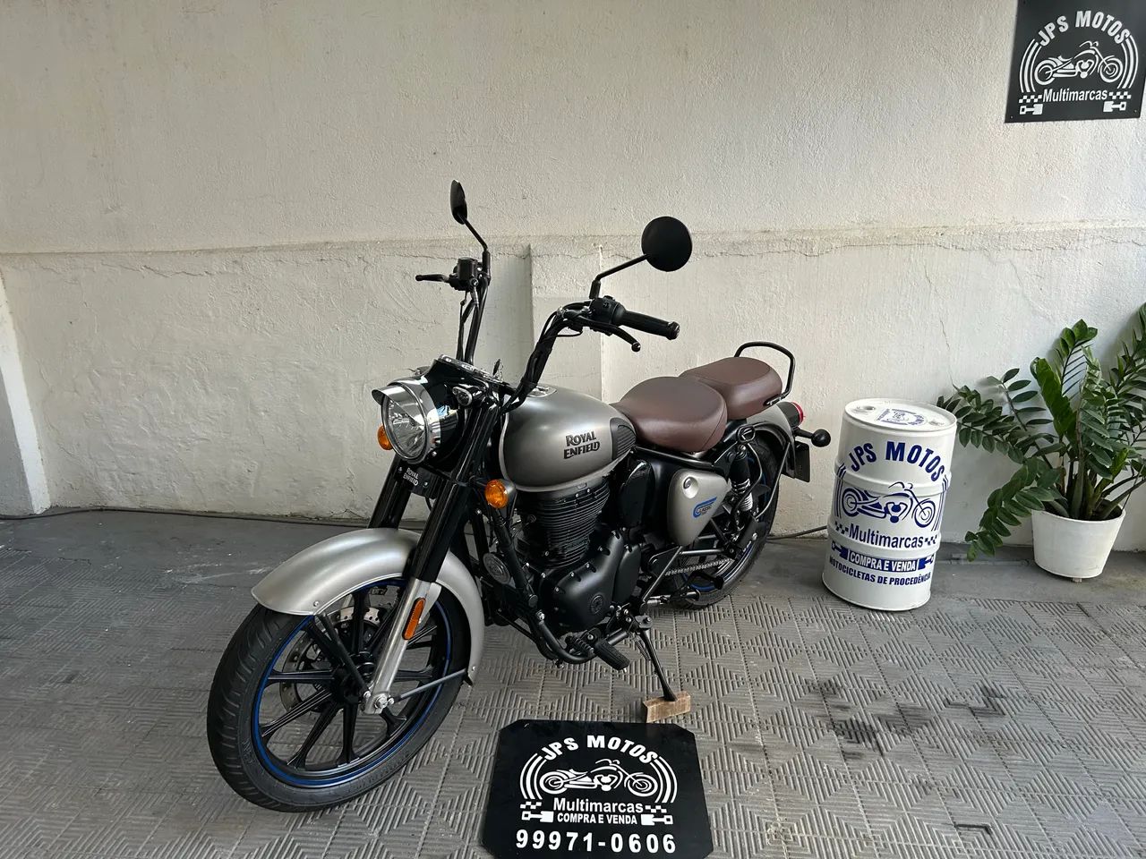 CLASSIC 350 2024 - Foto 2